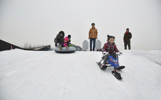 春節到天津東疆沙灘“觀海戲雪” 為游客帶來全新體驗