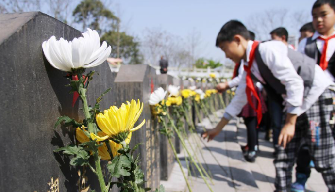 清明祭掃高峰提前到來，多地創(chuàng)新祭掃服務(wù)形式